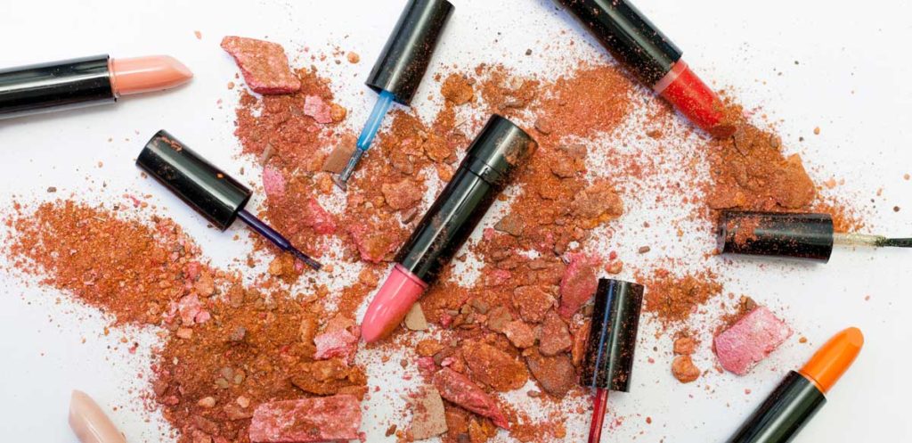 Powdered cosmetics and lipstick